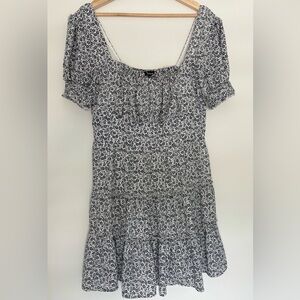 Trixxi Short Blue and White Floral Dress.       Size XL